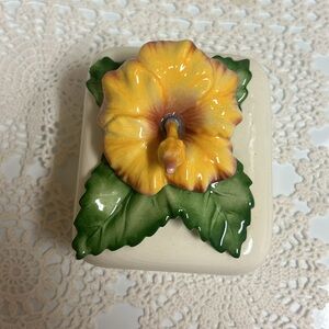 Vintage Dresser Box Trinket Jewelry Vanity Ceramic